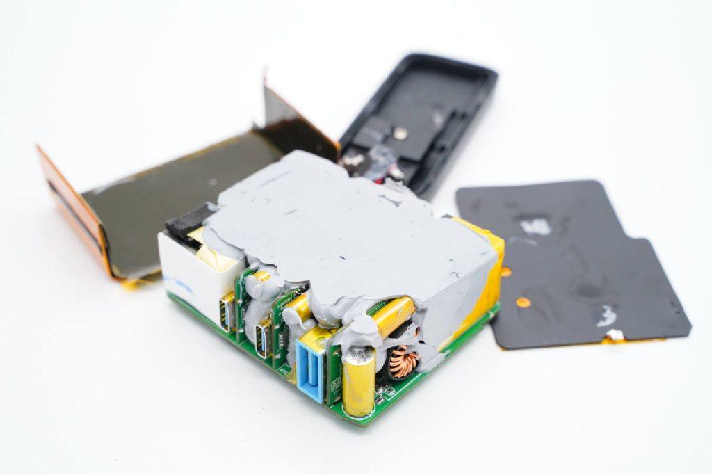 一个顶三个，支持三设备同时快充，安克100W氮化镓超能充拆解