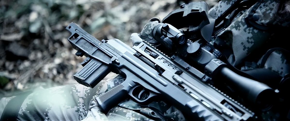 吴京硬汉枪战动作片《战狼》武器解析盘点