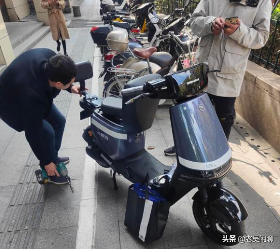 愛瑪空軍一號a130評測,仿電摩樣式的電動自行車,續航100公里