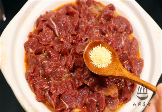 牛肉腌制技巧：如何让牛肉更加嫩滑可口