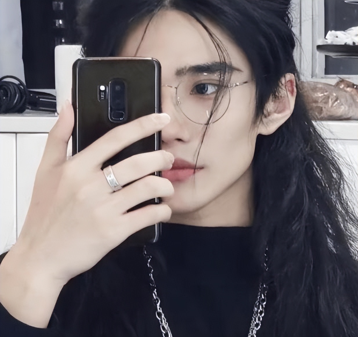 安徽一高校男生走红，气质温润如玉、风度翩翩，古装男二的脸