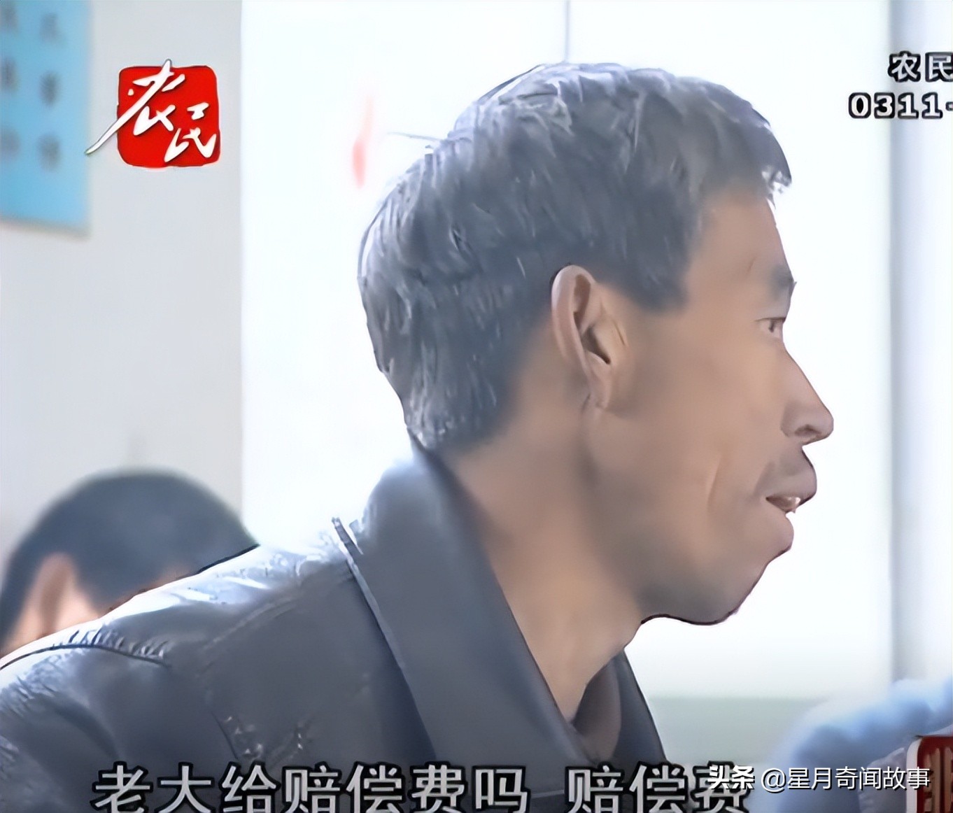 老娘去世三天，二儿子就是不让下葬：埋我家地里，老大给多少钱？