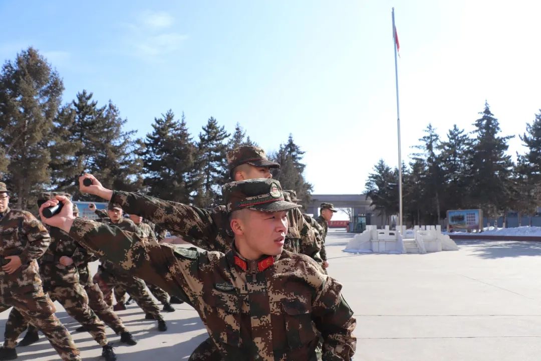 侯<a href=http://www.cngansu.cn/news/ target=_blank class=infotextkey></a>ܶӣʿ٣̤