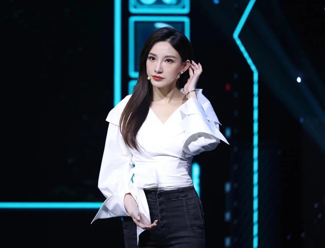 中国传媒大学春晚主持人