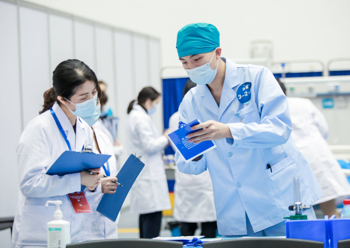 毕业生就业5年月薪排名，教育专业仅排第十名，经济学独占鳌头