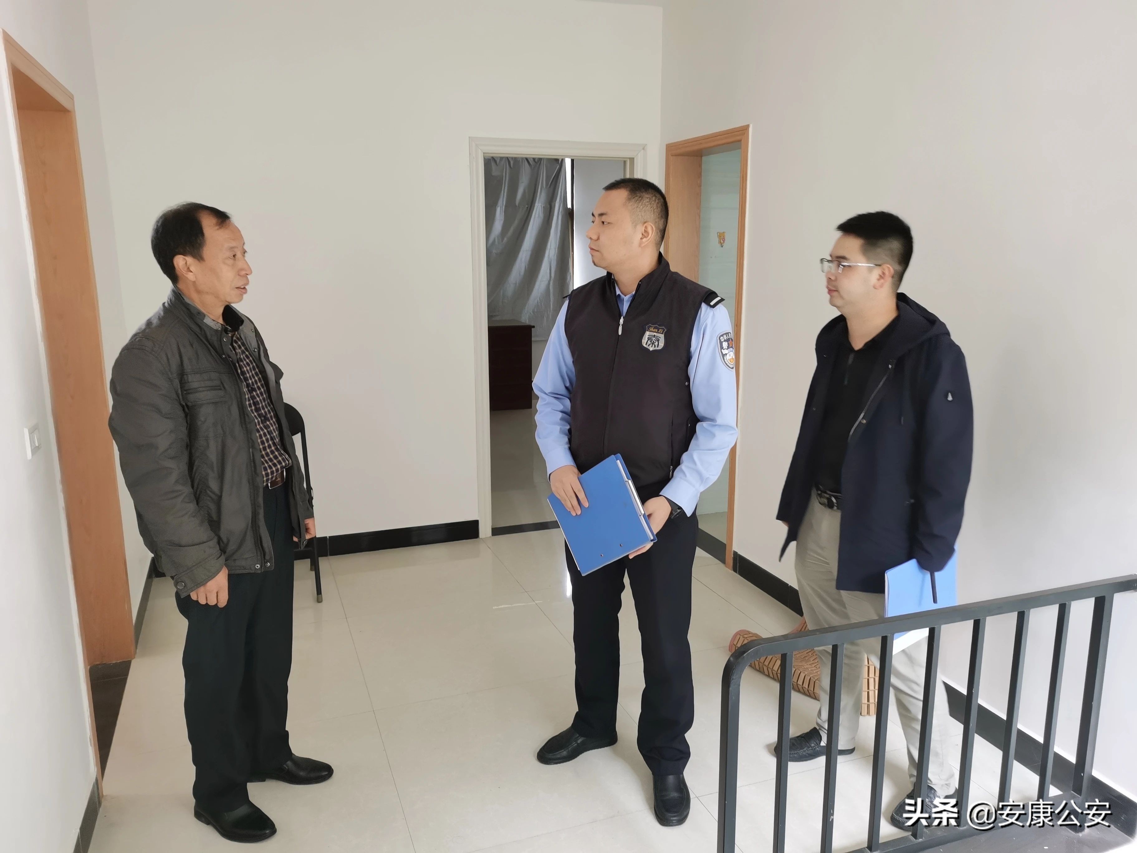 2020年底,王怀宇在入户走访时了解到村民刘某与妻子吕某经常因琐事