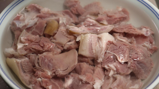 冬天要多吃羊肉，4种香料让羊肉不腥不膻，炖羊肉汤好吃做法