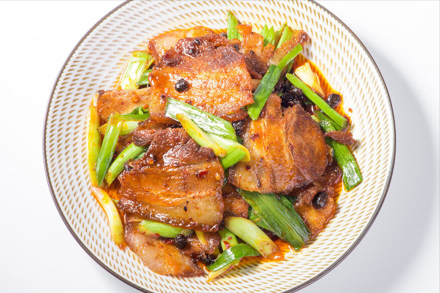 回锅肉怎么做好吃？牢记2个关键，出锅肥而不腻，又香又嫩又下饭