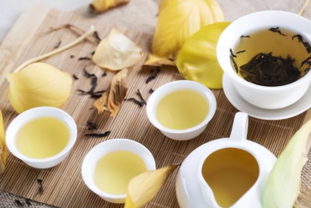 家里的茶叶过期了，应该继续喝还是扔掉？原来很多人都没想对
