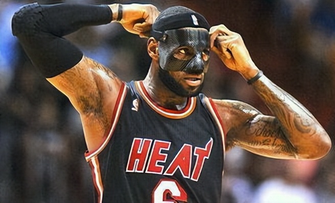 为什么nba球员戴面具(詹姆斯佩戴黑色面具被联盟警告,这是怎么一回事?