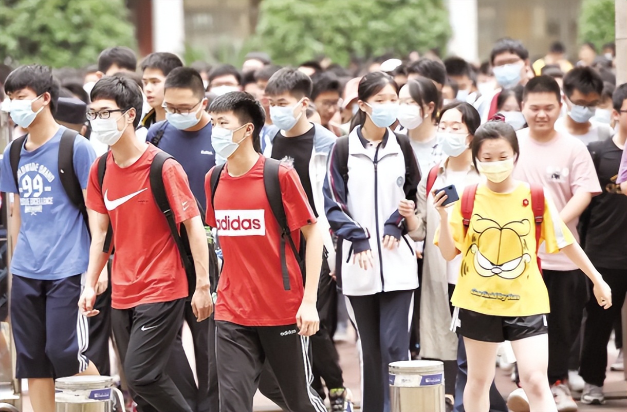 高考政策有变动，多所985高校公布不再招收特长生，家长要了解