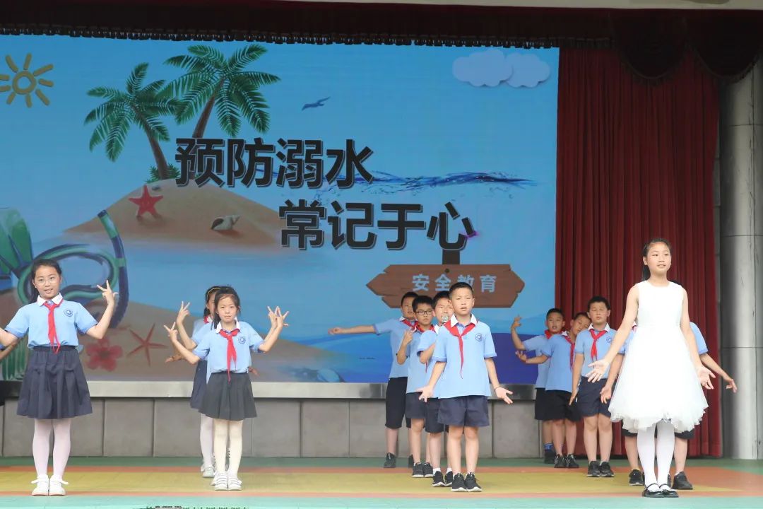 珍爱生命，安全第一｜记四川大学西航港实验小学第17周国旗下讲话