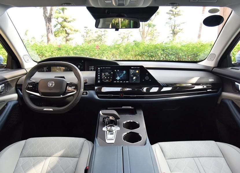 售价17.69万元起，长安UNI-K iDD上市