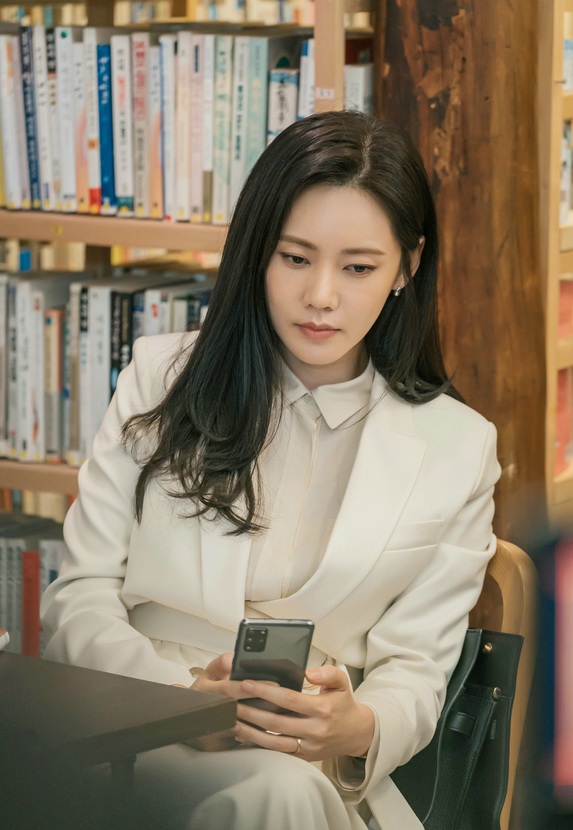 秋瓷炫高清壁纸，嫁入中国的韩国女星