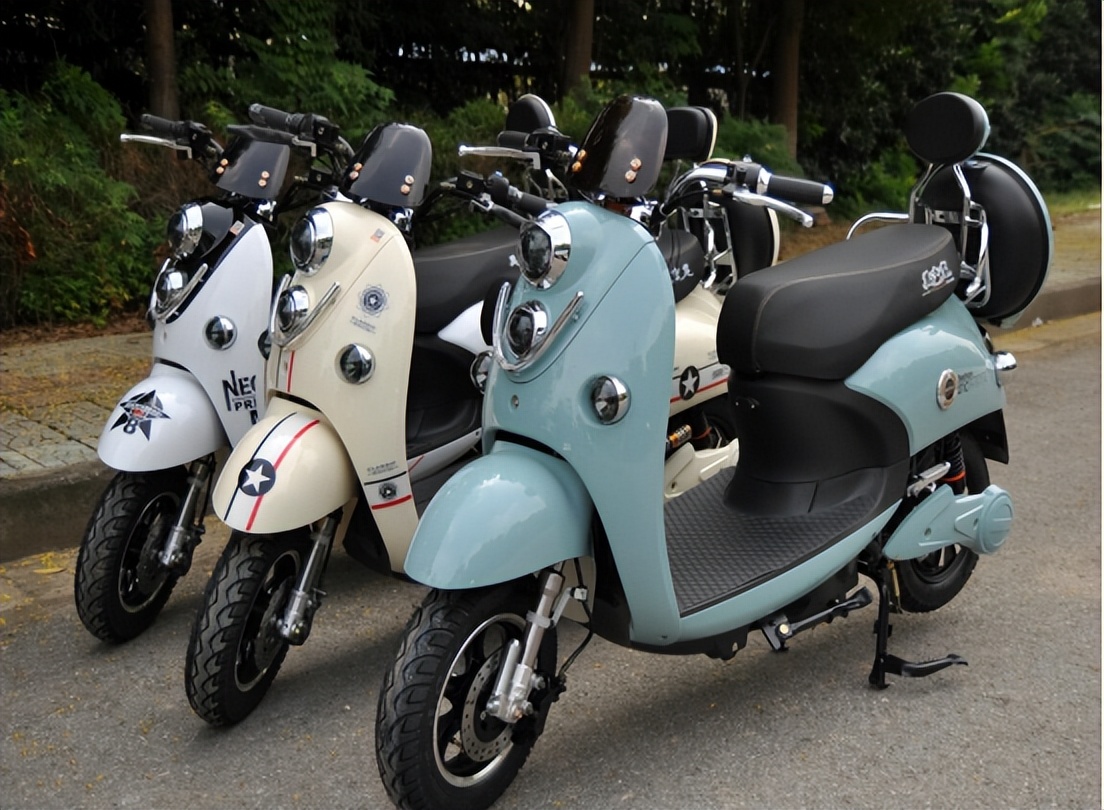 電動車“每天充”和“用盡再充”，哪個更傷車？修車師傅說出實話