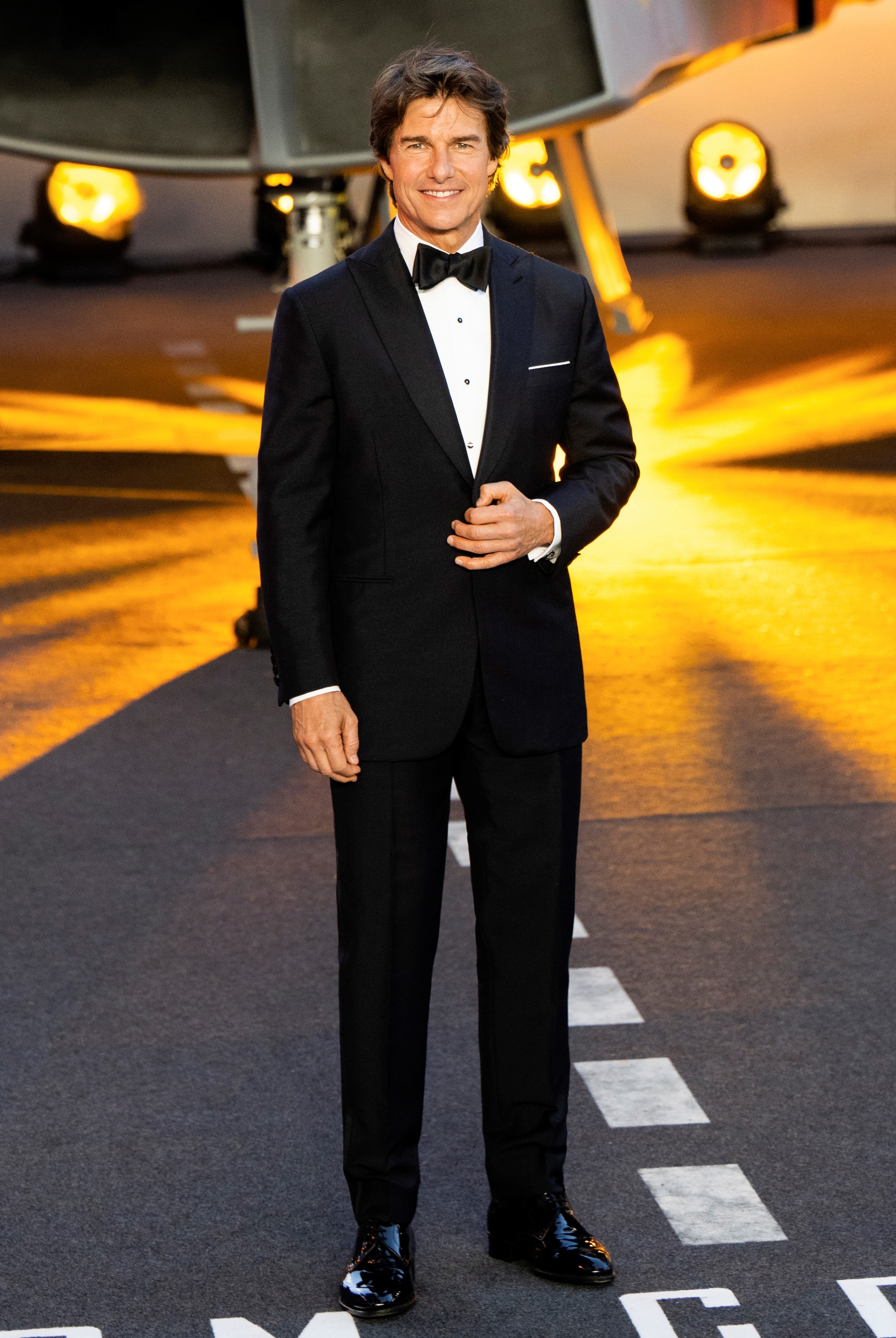 阿汤哥汤姆克鲁斯身穿brioni出席壮志凌云2英国首映礼