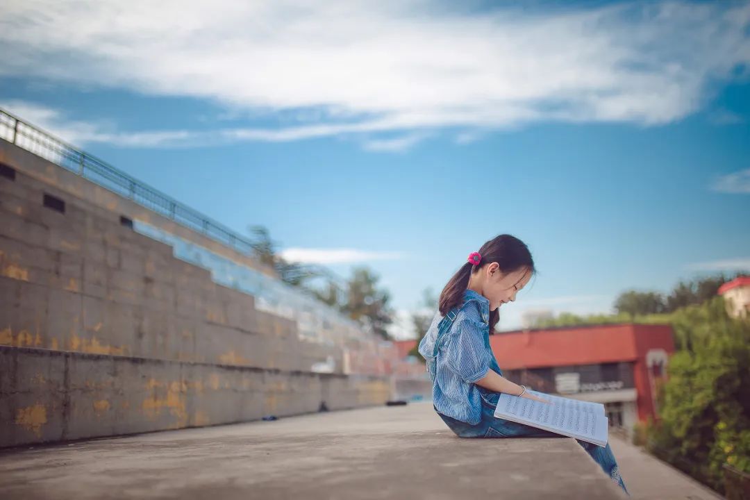 父母激励孩子努力上进的话语 愿孩子不负时光励志句子104句图片