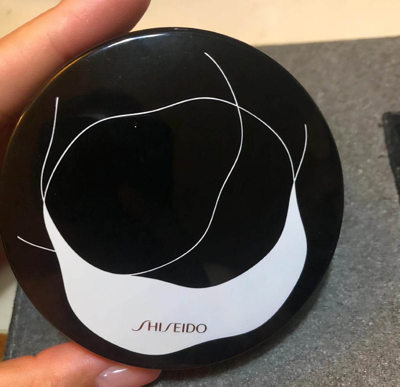 四款热门气垫大测评！Blankme最便宜好用，迪奥适合瑕疵皮