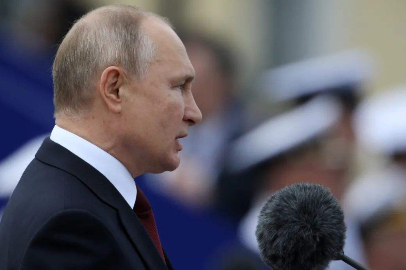 ��������׼���ý���̨��������������Ϻ�Ϩ�𣬱��Һ����ֳ�Χ��