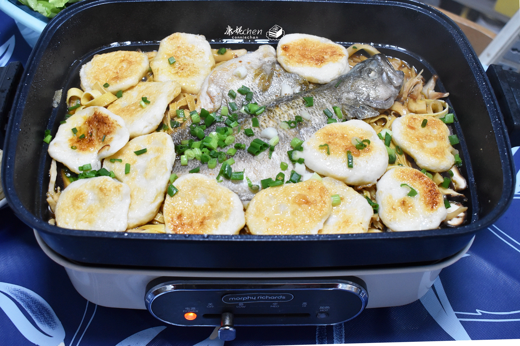 在家吃烤鱼火锅，食材丰富简单省事，好吃又实惠，家人赞不绝口