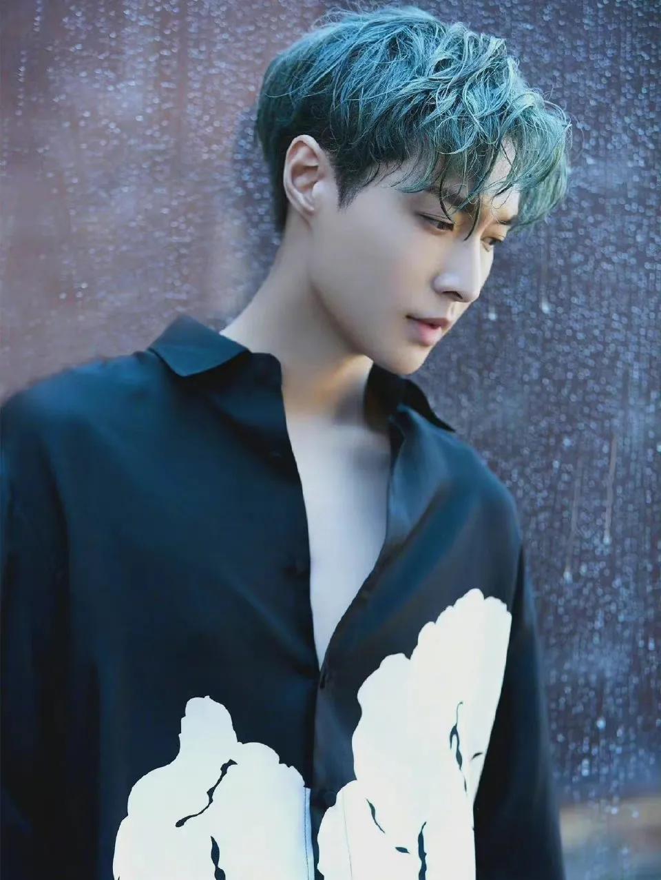 男明星绝美"发色":王一博鹿晗视觉盛宴,网友:爱豆就是要染发