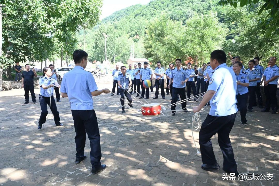 市公安局组织党员民警赴绛县迴马岭红色教育基地开展“追寻红色足迹筑牢忠诚警魂” 教育活动