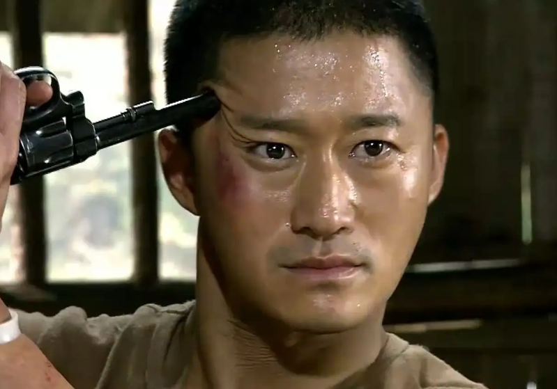 播1天，拿下榜单第一！《狙击英雄》一出手，就是国产战争片王牌