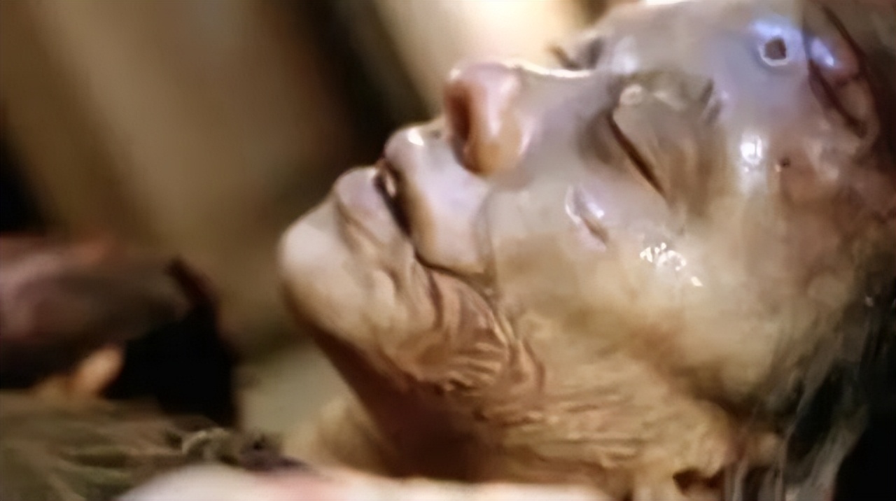 大龅牙、香肠嘴、丑到认不出！这9位扮丑的演员真让人“恶心”