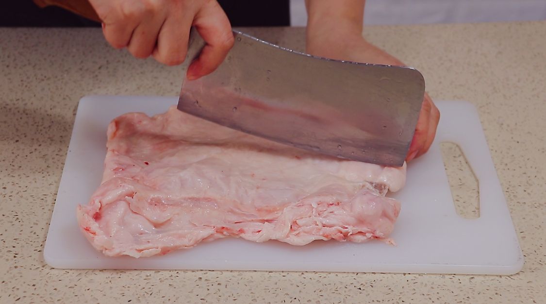 一道过年必备万能酱，一次做10斤，保存一个月不坏，拌饭拌面好吃