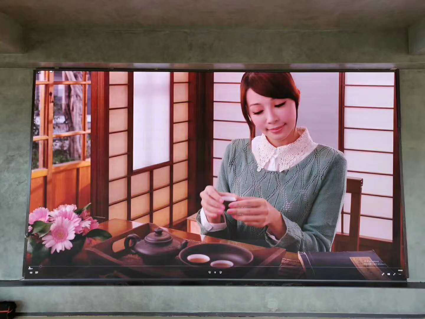 服饰城嵌入式安装10平方P2全彩高清LED屏的显示效果和造价预算