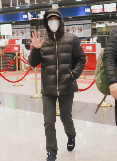 By2妹妹卷入王力宏出轨事件，当事人深夜报警，李靓蕾再反击