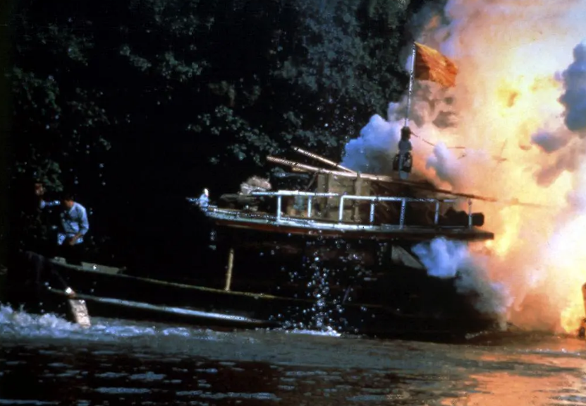 成龙意外受伤，钱小豪获得机遇，拍了部动作大片，影响了一个时代