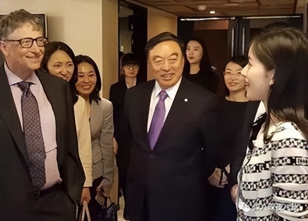 章泽天，嫁给刘强东7年，她的聪明让人刮目相看