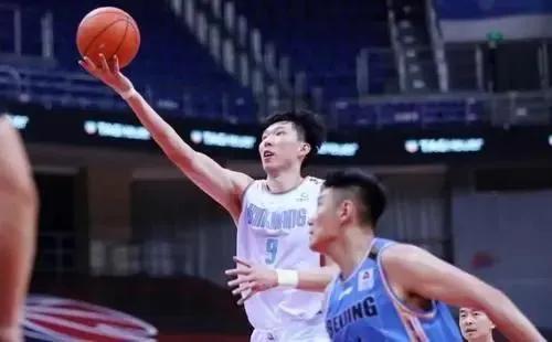 周琦为什么在nba盖帽榜首(场均4.3盖帽，为什么周琦去了对抗更加激烈的NBL，盖帽反而更多了)