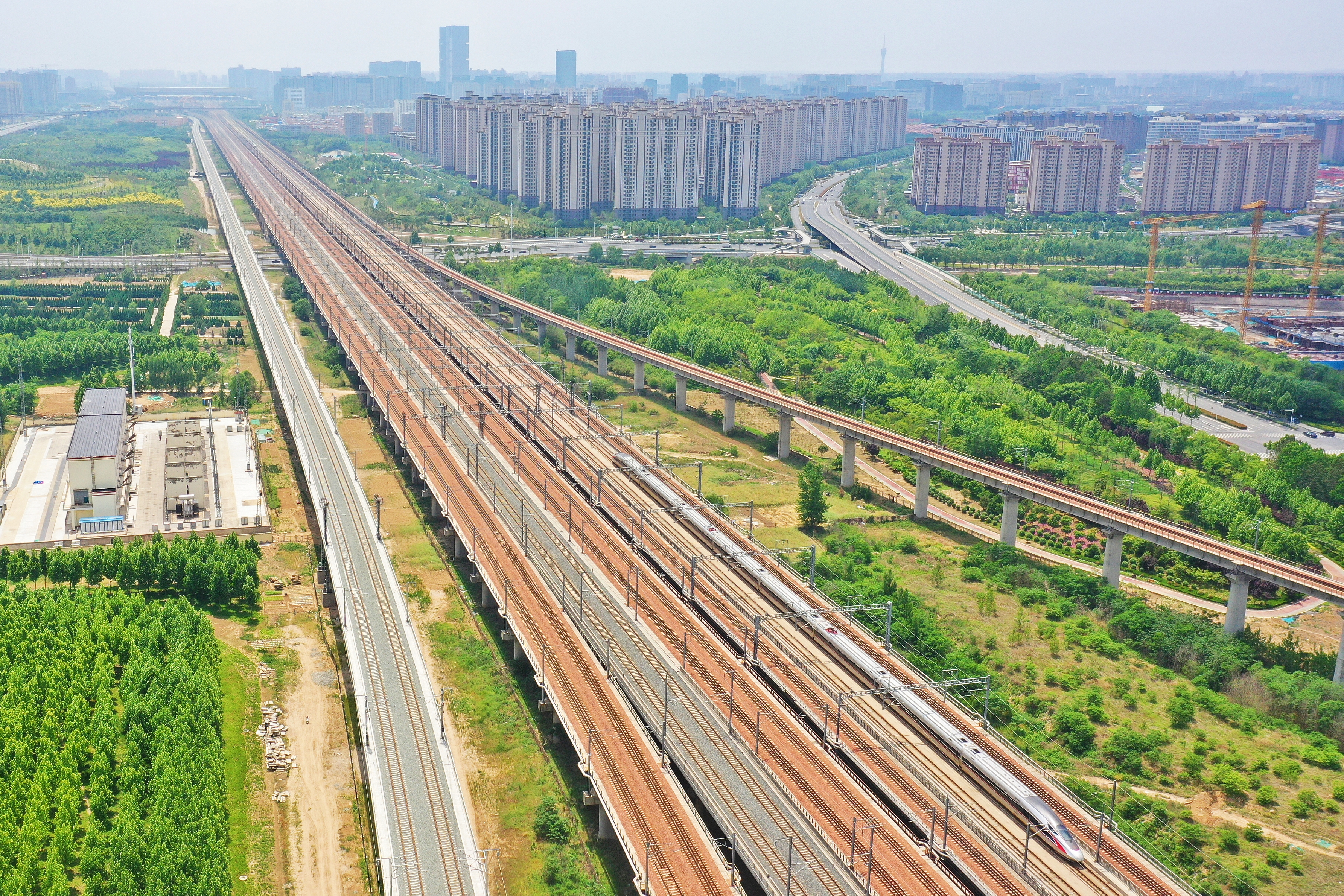 全国铁路6月20日起实行新列车运行图北京西至郑州东2小时11分可达