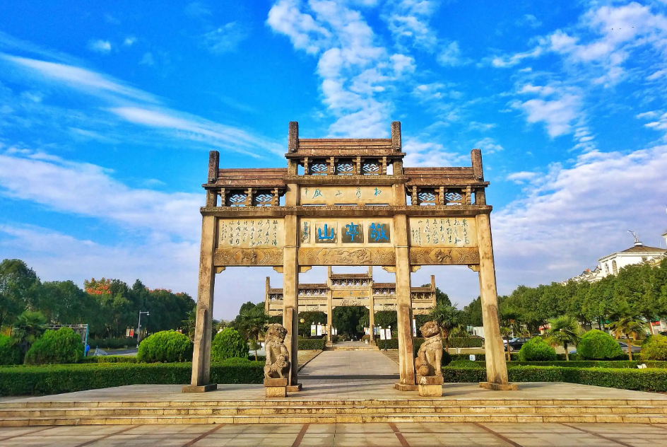 “一座城市一句诗”，30座城市最具代表性的诗句，你的城是哪句？