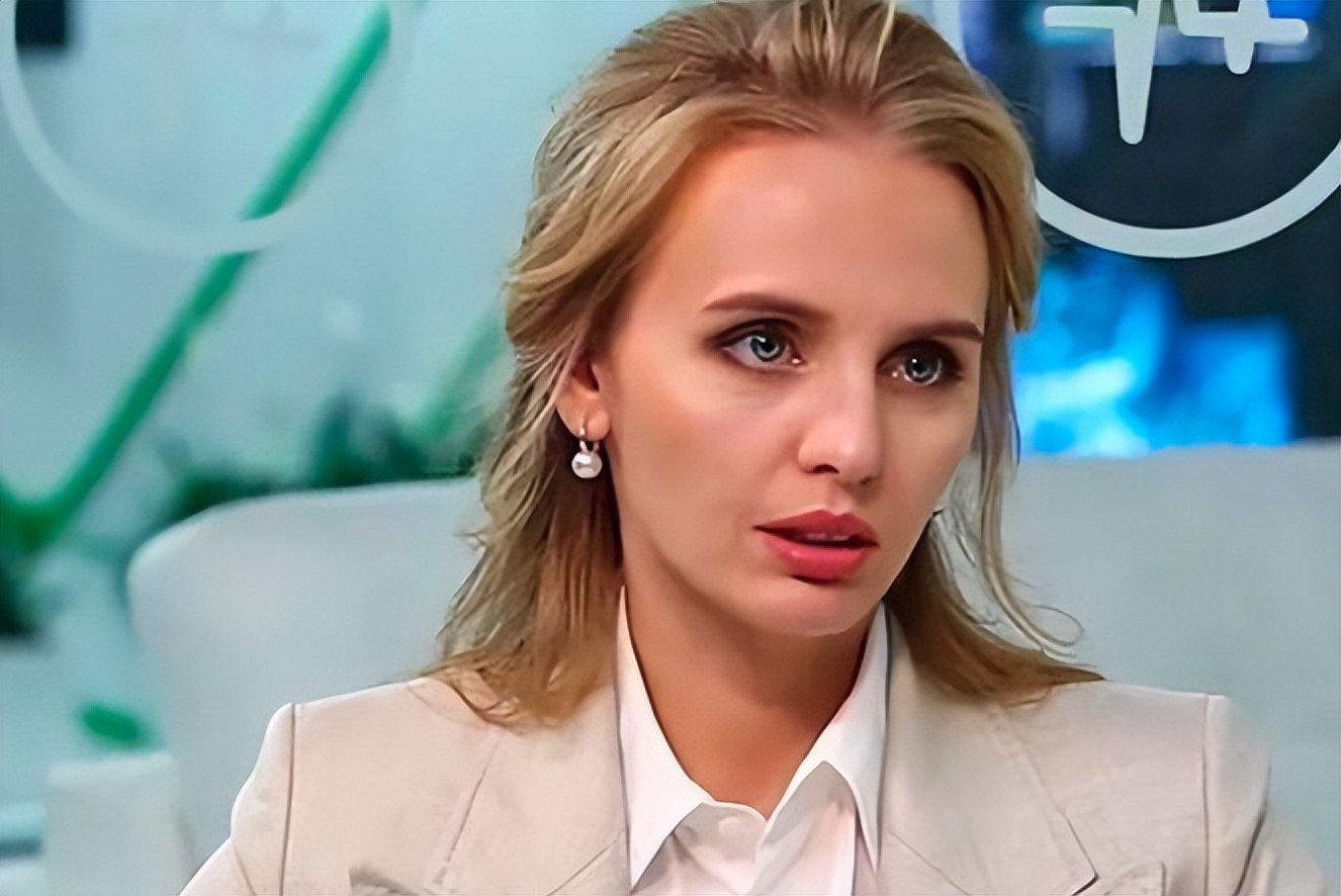 普京对家人的态度：亏欠老婆是一生的遗憾，坚定表示女儿不会从政