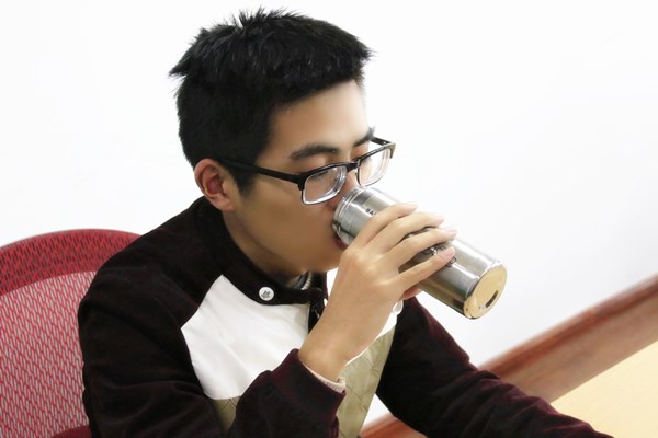 多喝水有益健康，但4个错误不能犯，再渴都要忍住，身体受不了