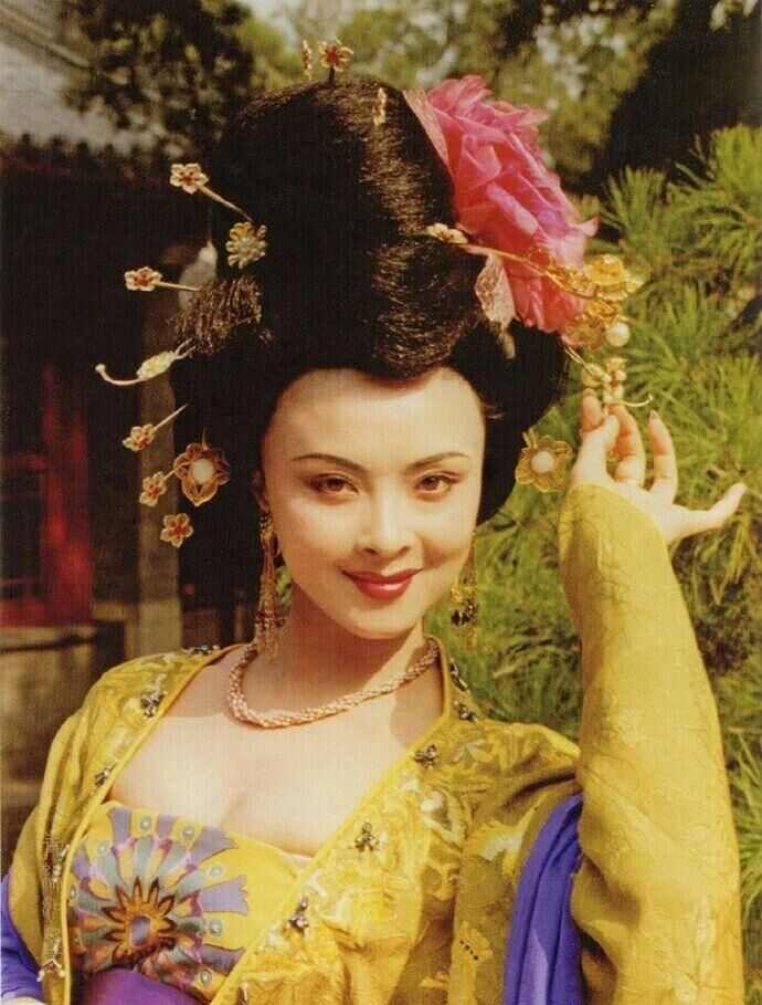 以前的宫廷剧真的很好看！现在有的宫廷剧拍得像皇帝要破产一样