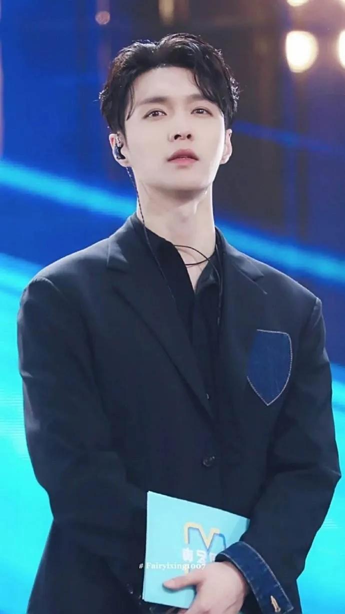 张艺兴，请你不要在无谓的努力了