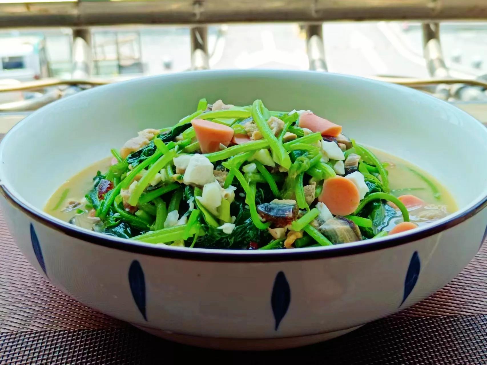 明日立夏,给家人做1道"上汤红薯叶",叶绿素含量高,补补苦夏