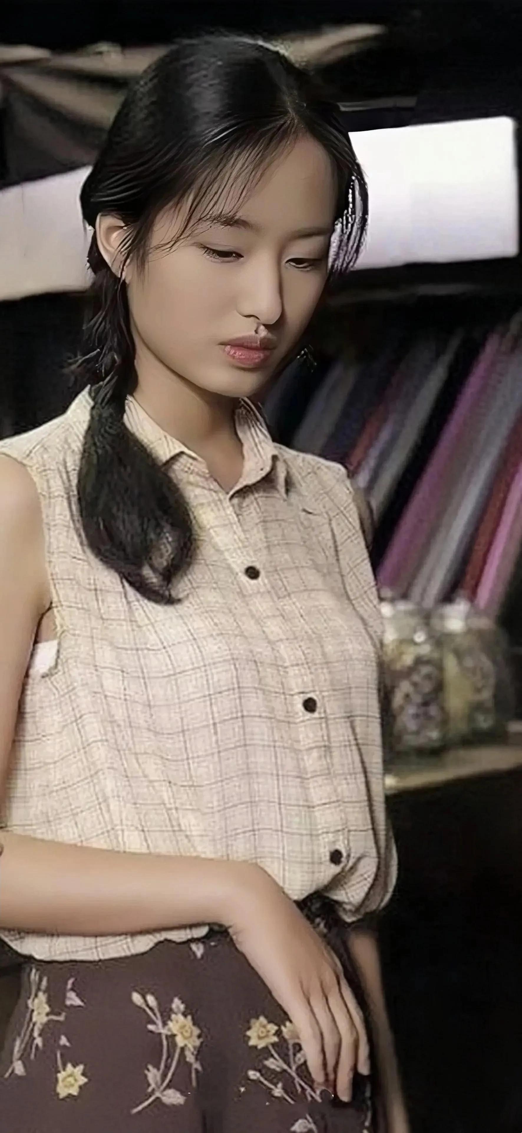 杨采钰高清壁纸