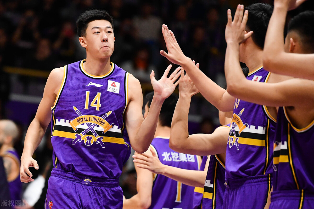 cba7号是哪个篮球明星(CBA现役14-27号都有谁？北京首钢领袖翟晓川和广厦三少领衔)