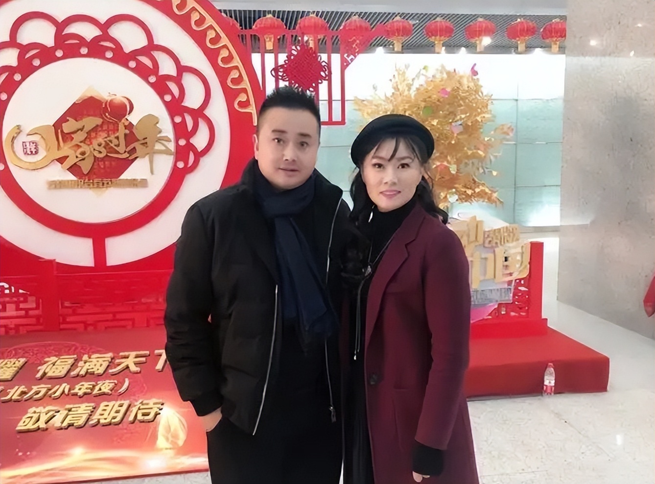 加入辽宁省民间艺术团的第二年,30岁的赵海燕和32岁的闫光明,又走进