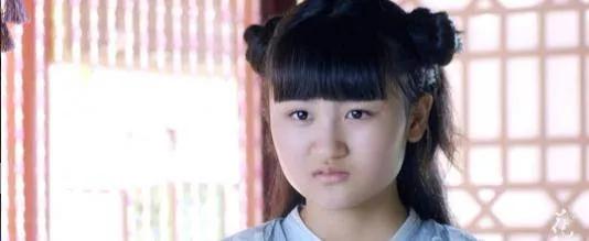 “国民女儿”到圆脸大姐？这4位童星“长残”，长大前后判若两人