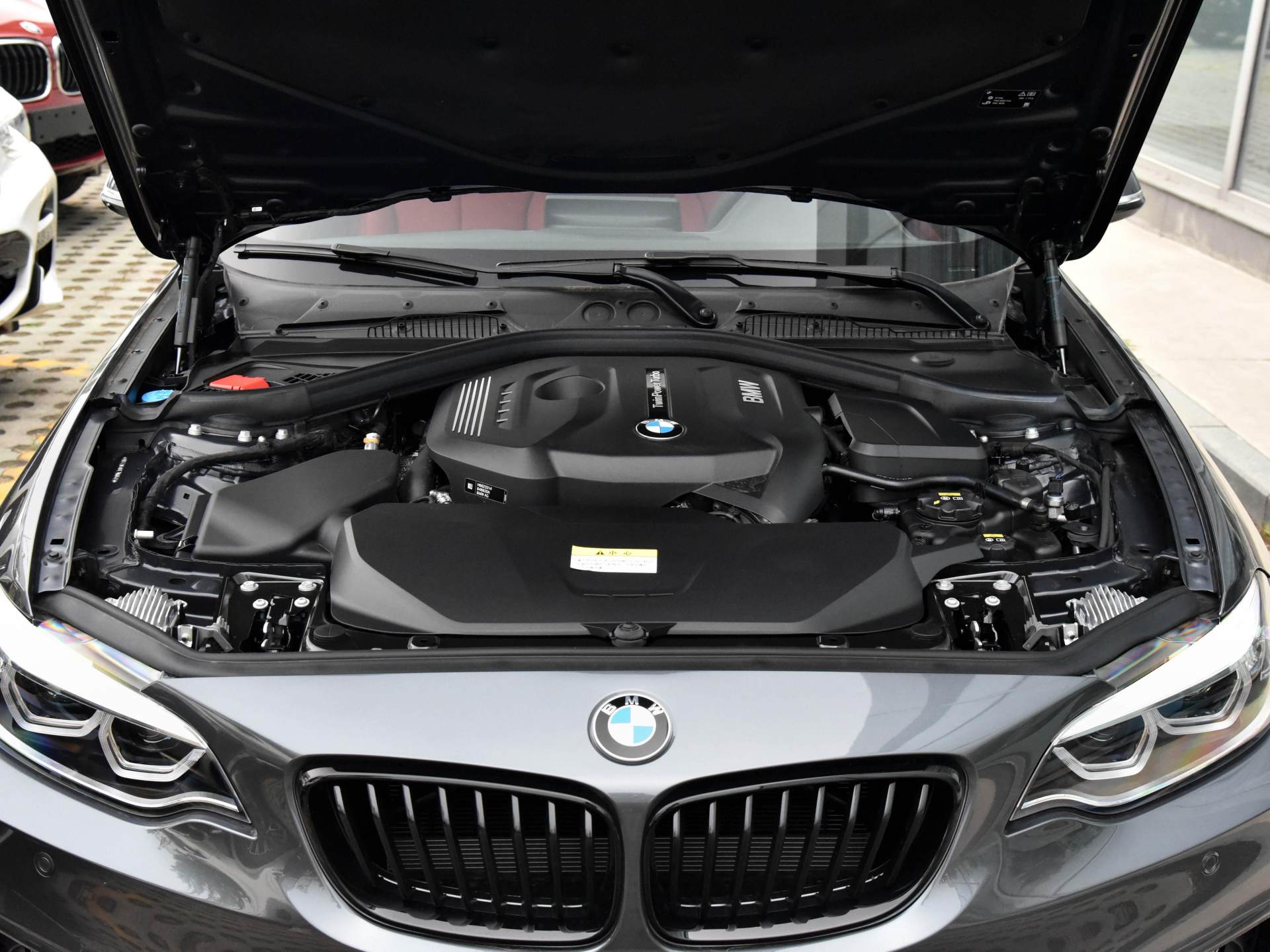 后驱进口车，油耗只要5.8L，还是豪华入门价格，实拍宝马2系