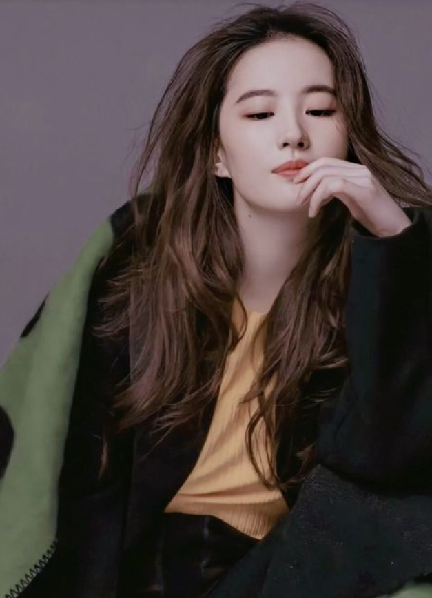 刘亦菲 现代妆容的神仙姐姐真的很美