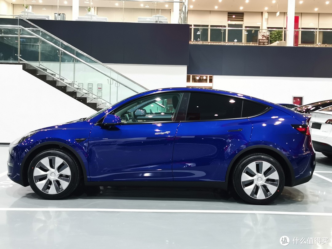 订车后连涨三次价的特斯拉Model Y Performance 高性能版提车记