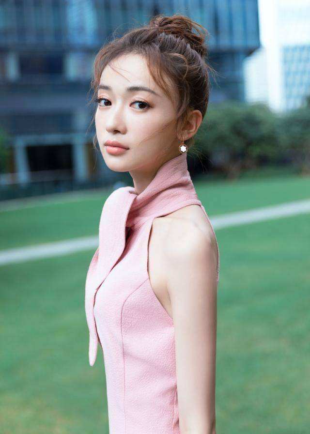 瘦到病态、整容成瘾，痴迷于少女人设，内娱的畸形审美太可怕