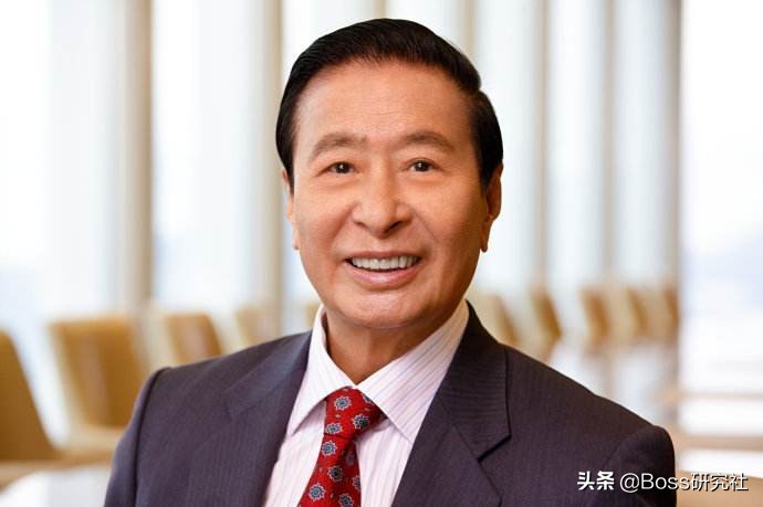 中国人在《福布斯全球富豪榜》上达到过的最高名次是第几名？